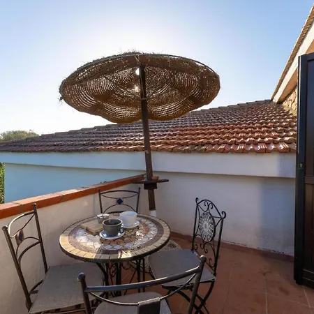 Chic Antonina One Bedroom No2176 דירה