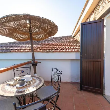 Chic Antonina One Bedroom No2176 מרינלה